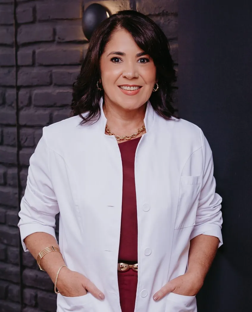 Foto da Dra. Simone Prezotti